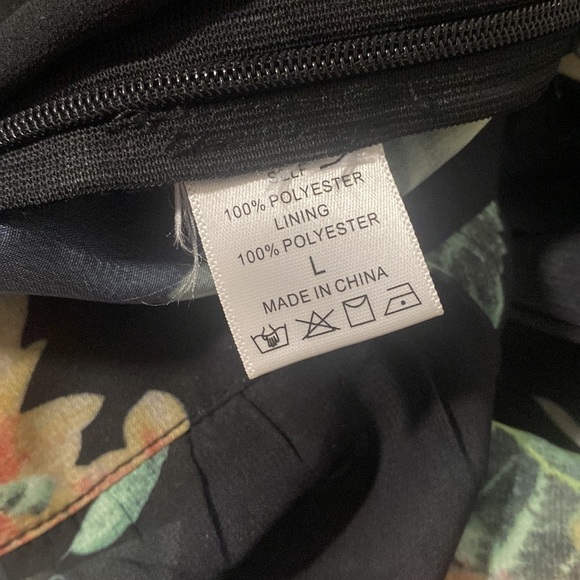 🆕Fashion Nova - Camilla top in black floral - Picture 6 of 6